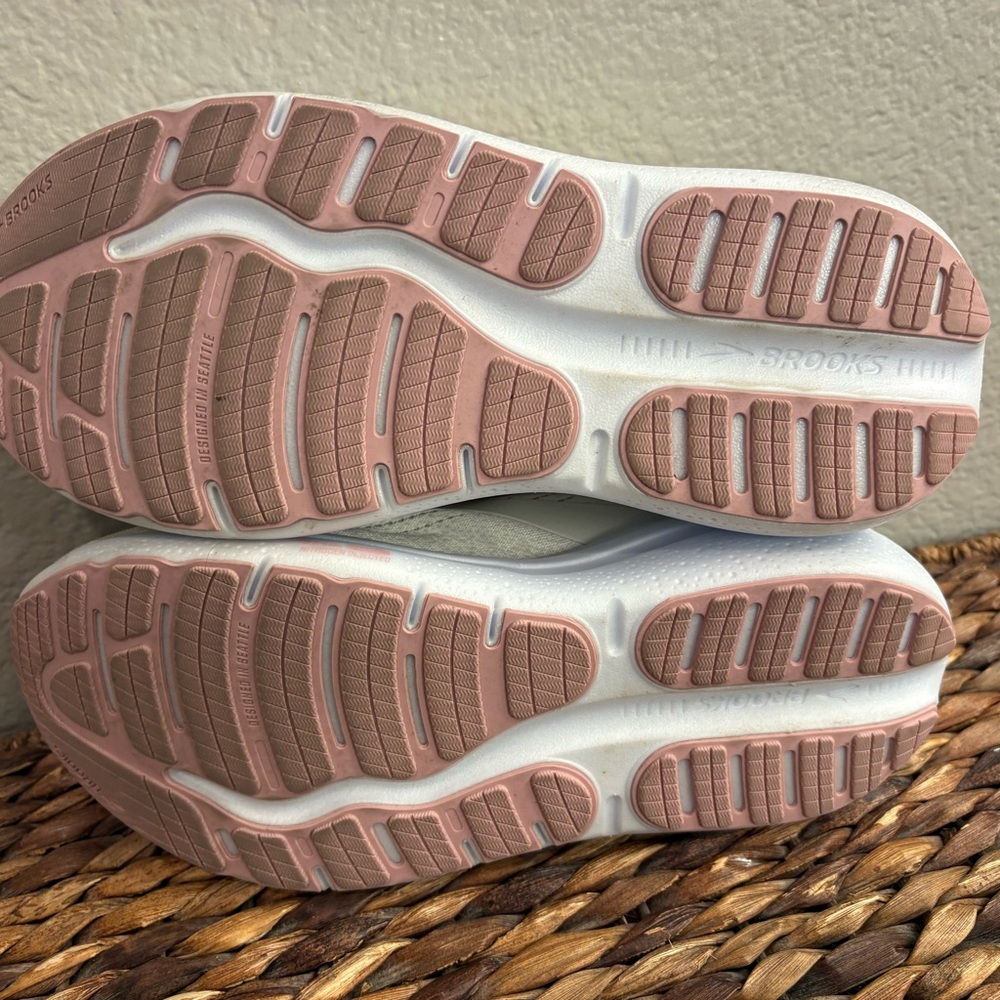Brooks Women's Beige Athletic Shoes - Picture 3 of 4